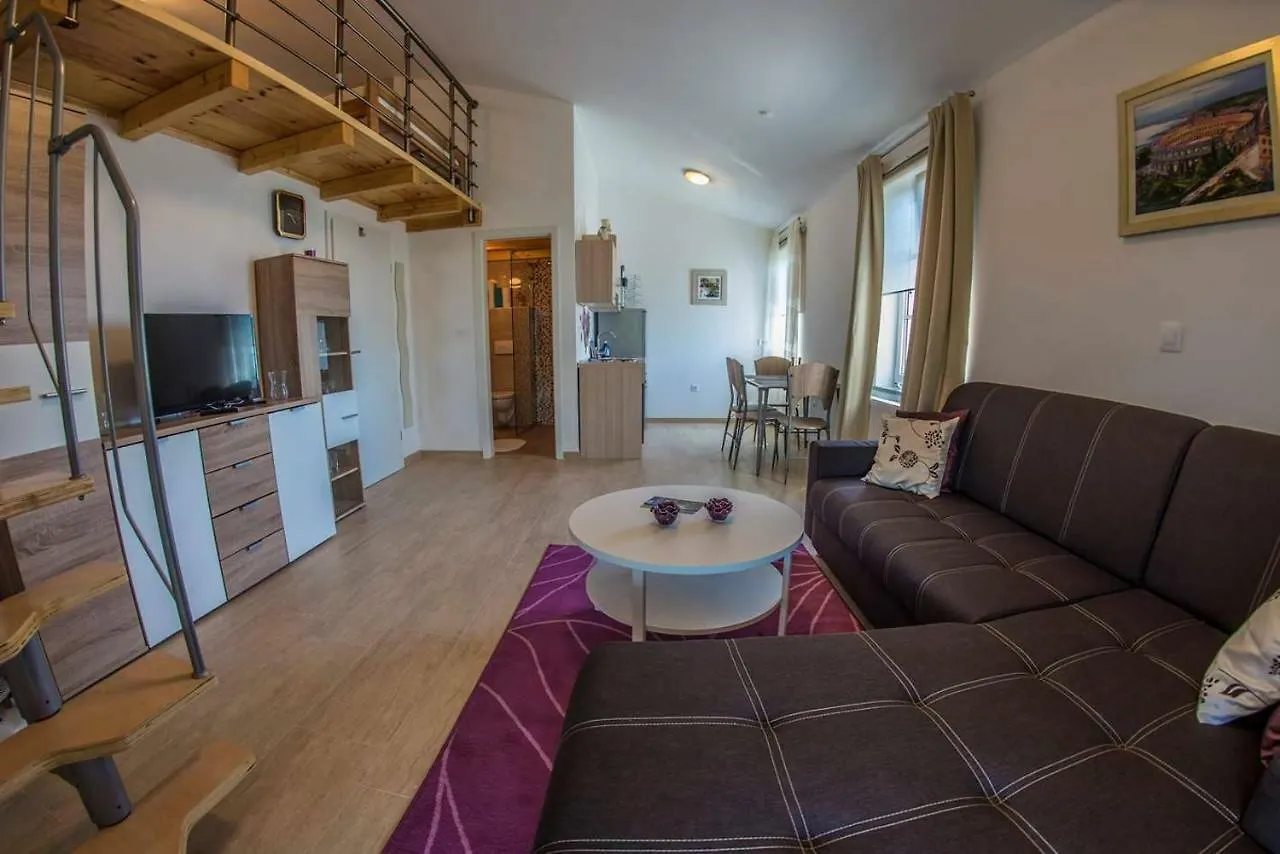 Apartments Nikic Banjole